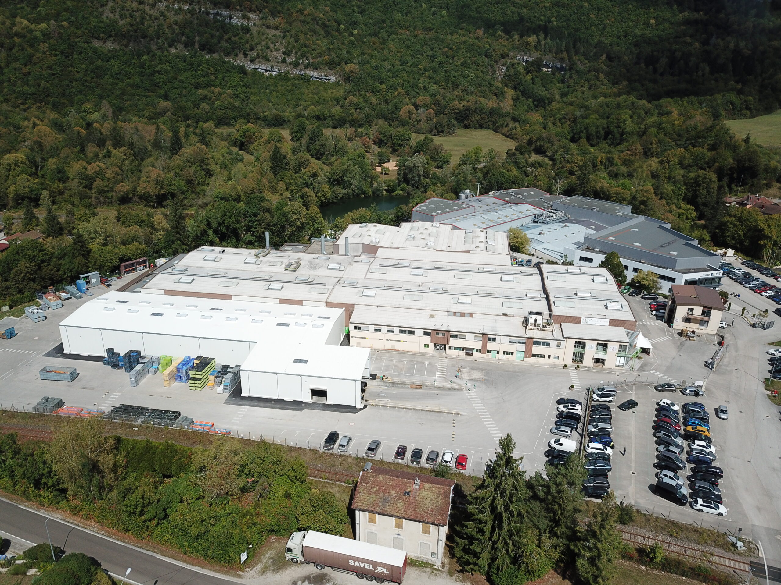 Read more about the article Eurostyle Systems Molinges : The plant doubles its storage area